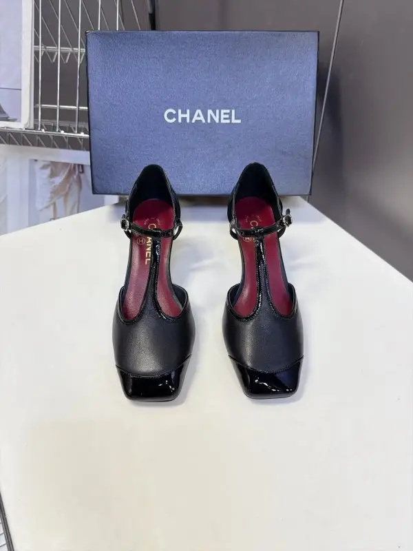 Chanel — Туфлі мері джейн з квадратним носком