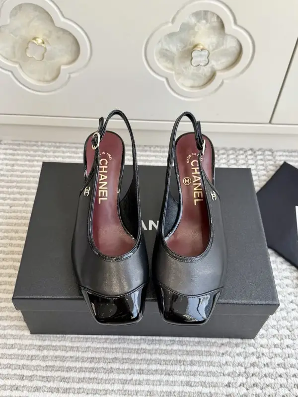 Chanel Туфли на высоком каблуке с квадратным носком — Фото 1