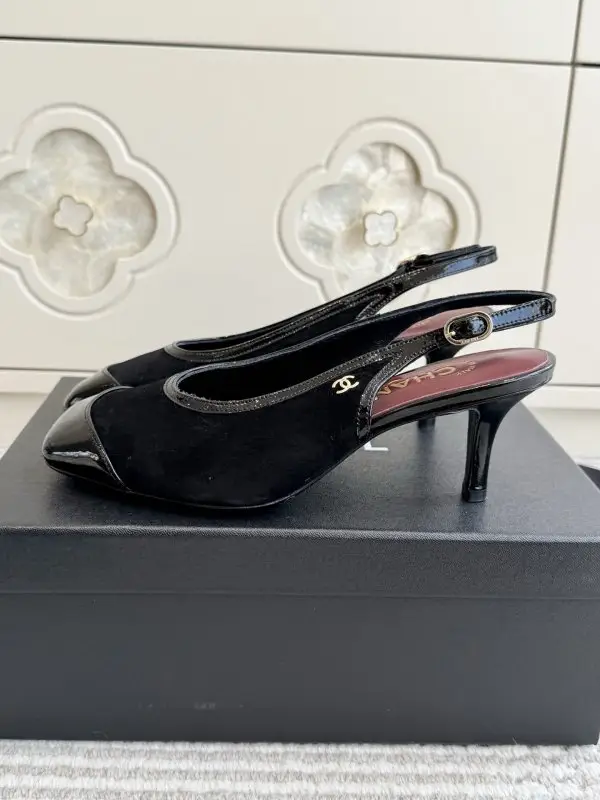 Chanel Shoes on high heel from square the toe — Photo 2