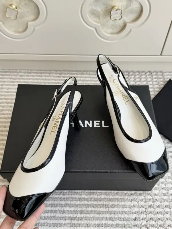 Chanel Туфлі на високому підборах з квадратним носком — Фото 3