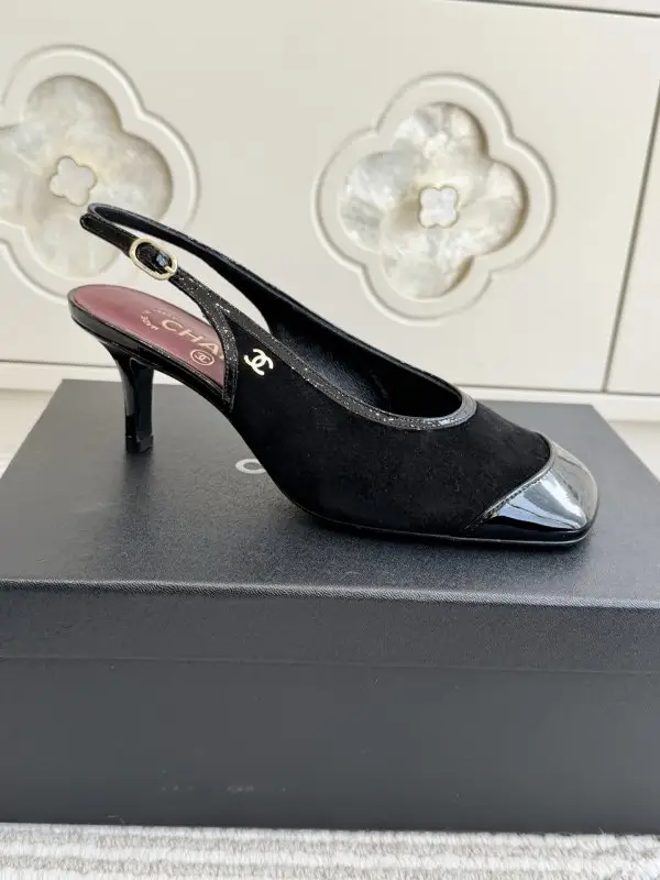 Chanel Shoes on high heel from square the toe — Photo 4
