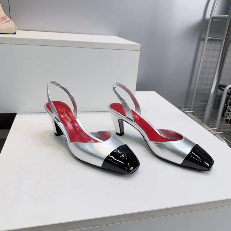 Chanel Туфлі слингбэки з квадратним носком — Фото 1