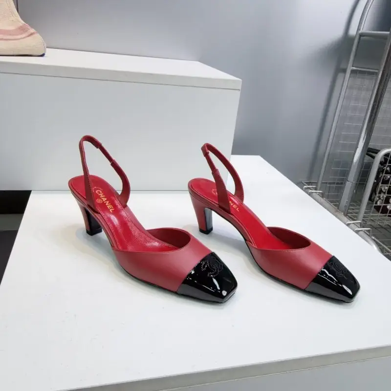 Chanel Туфли слингбэки с квадратным носком — Фото 1