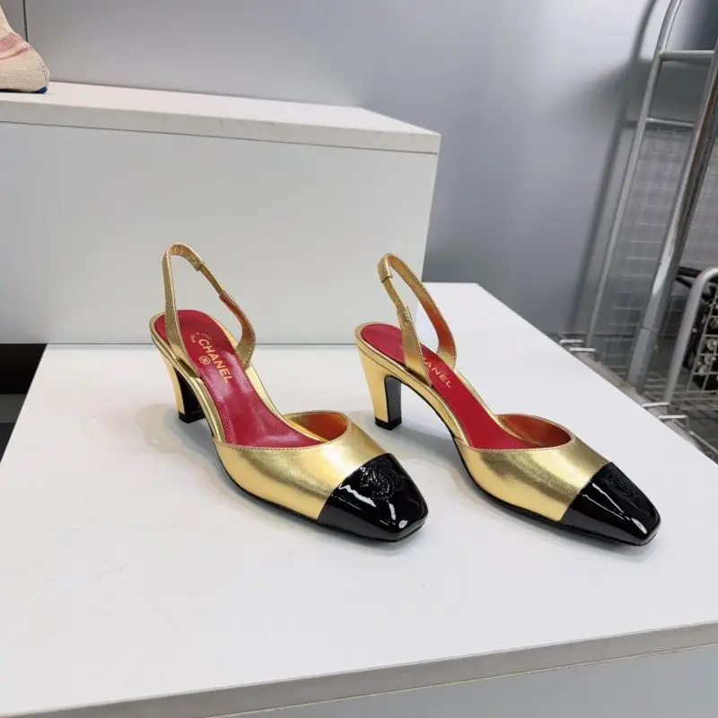 Chanel Туфлі слингбэки з квадратним носком — Фото 1