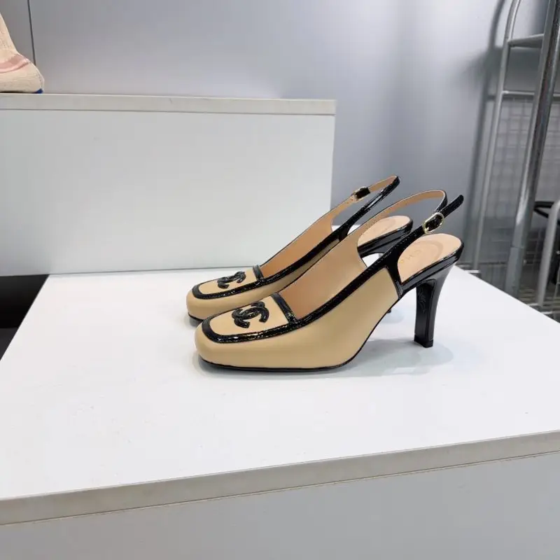 Chanel Туфлі слингбэки з квадратним носком — Фото 4