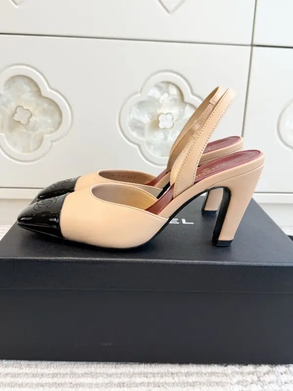 Chanel Shoes слингбэки on high heel from square the toe — Photo 2
