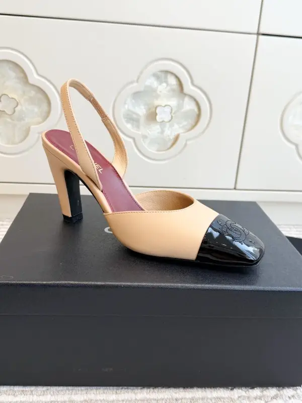 Chanel Shoes слингбэки on high heel from square the toe — Photo 4