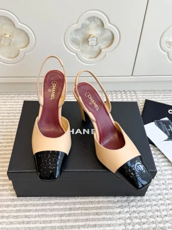 Chanel Shoes слингбэки on high heel from square the toe — Photo 5