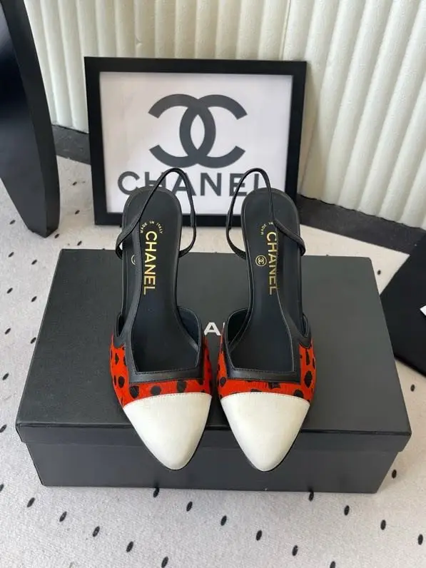 Chanel Shoes слингбэки on high heel — Photo 1