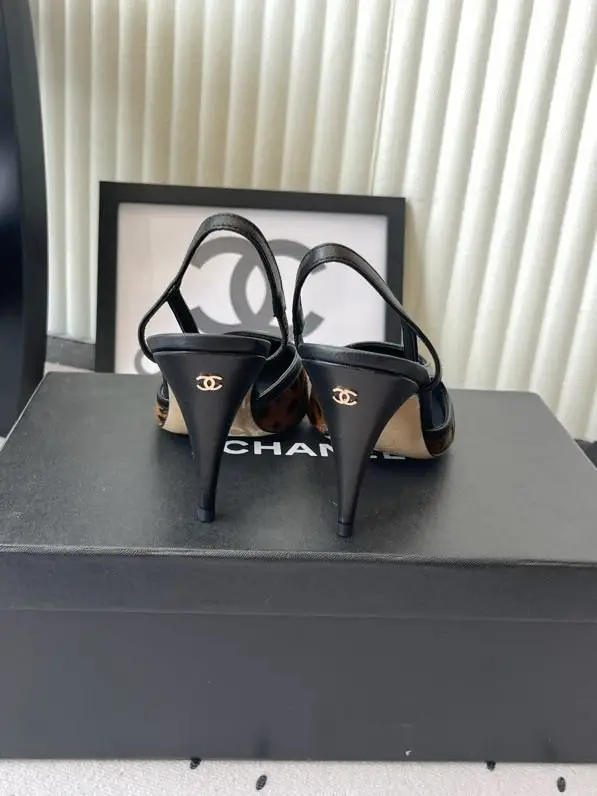 Chanel Туфлі слингбэки на високому підборах — Фото 3