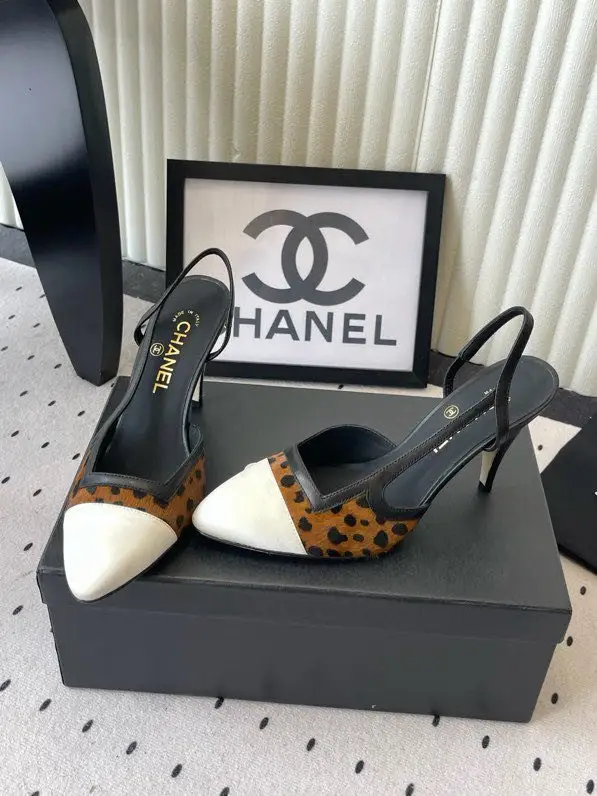 Chanel Туфлі слингбэки на високому підборах — Фото 5