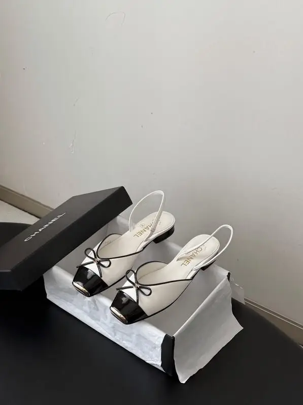 Chanel — Shoes women's from square the toe
