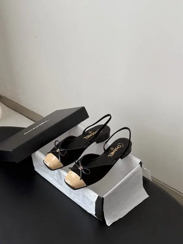 Chanel — Shoes women's from square the toe