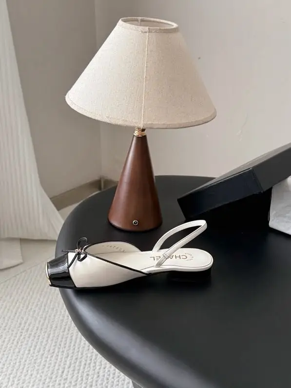 Chanel Shoes women's from square the toe — Photo 5