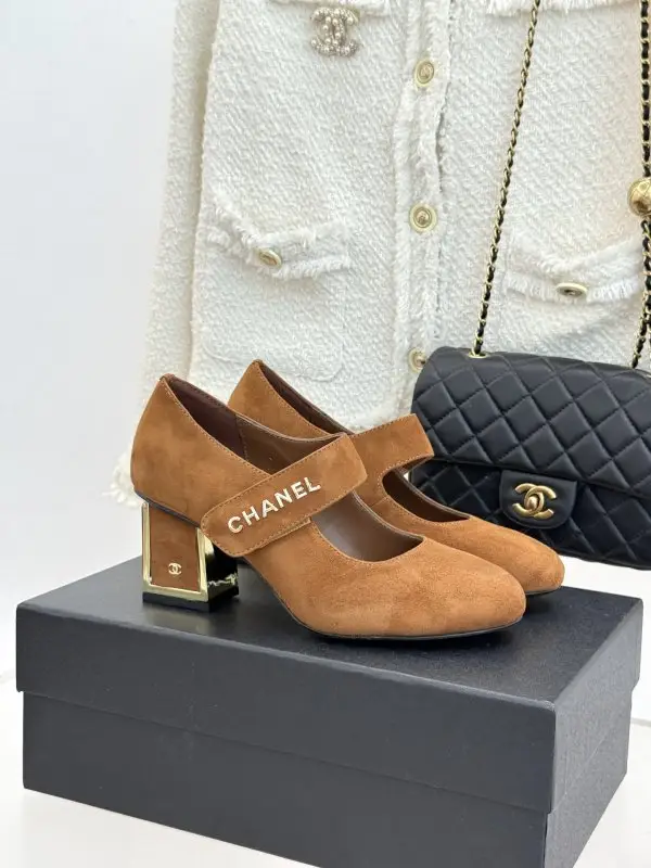 Chanel — Туфлі жіночі на масивному підборах