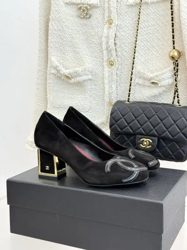 Chanel — Туфли женские на массивном каблуке