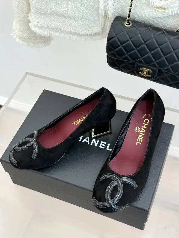 Chanel Туфлі жіночі на масивному підборах — Фото 2