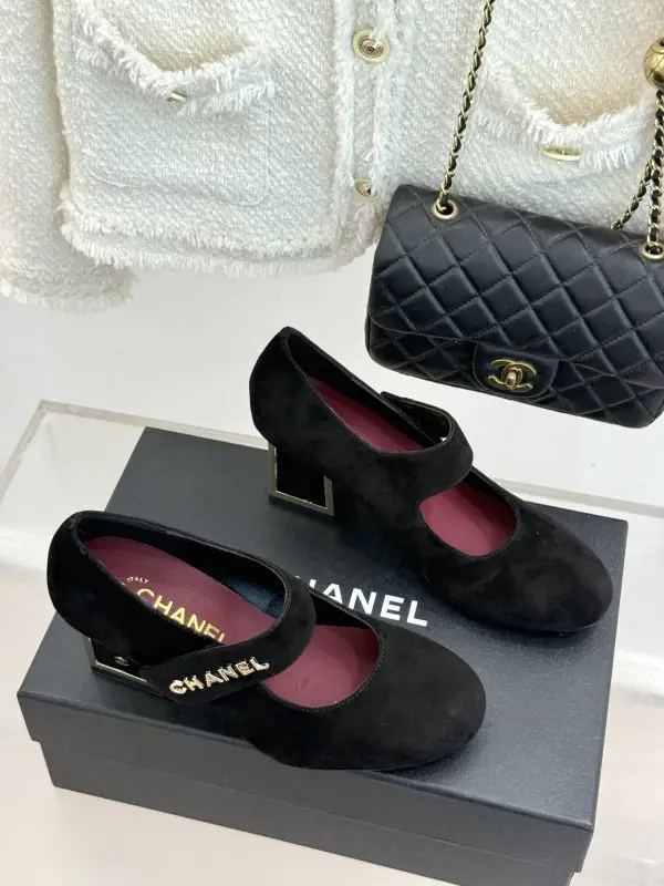 Chanel Туфлі жіночі на масивному підборах — Фото 3
