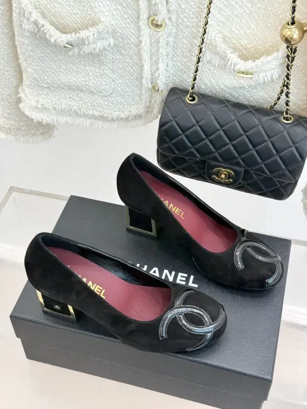 Chanel Туфлі жіночі на масивному підборах — Фото 3