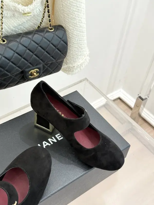 Chanel Туфлі жіночі на масивному підборах — Фото 5