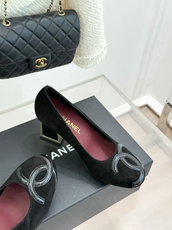 Chanel Туфлі жіночі на масивному підборах — Фото 5