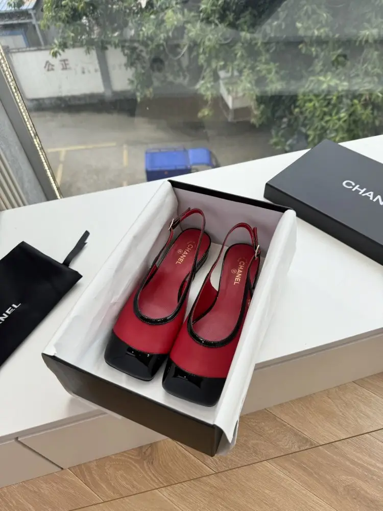 Chanel Shoes women's — Photo 1