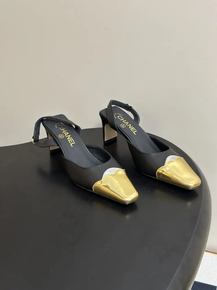 Chanel Shoes women's — Photo 1