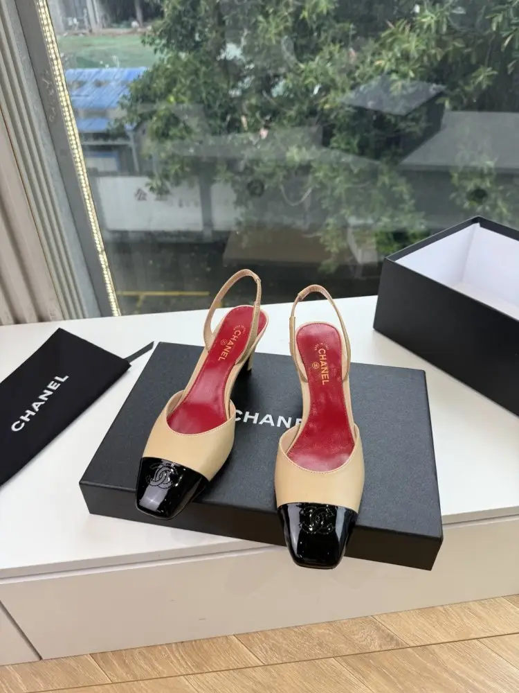 Chanel Shoes women's — Photo 1