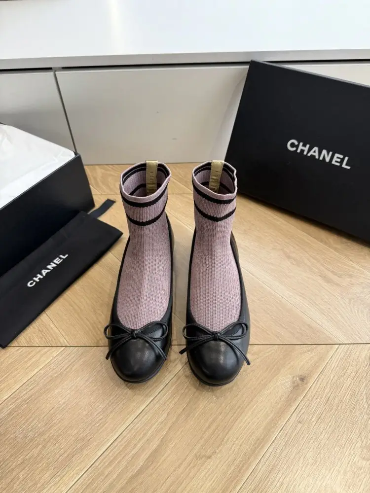Chanel Shoes women's — Photo 1