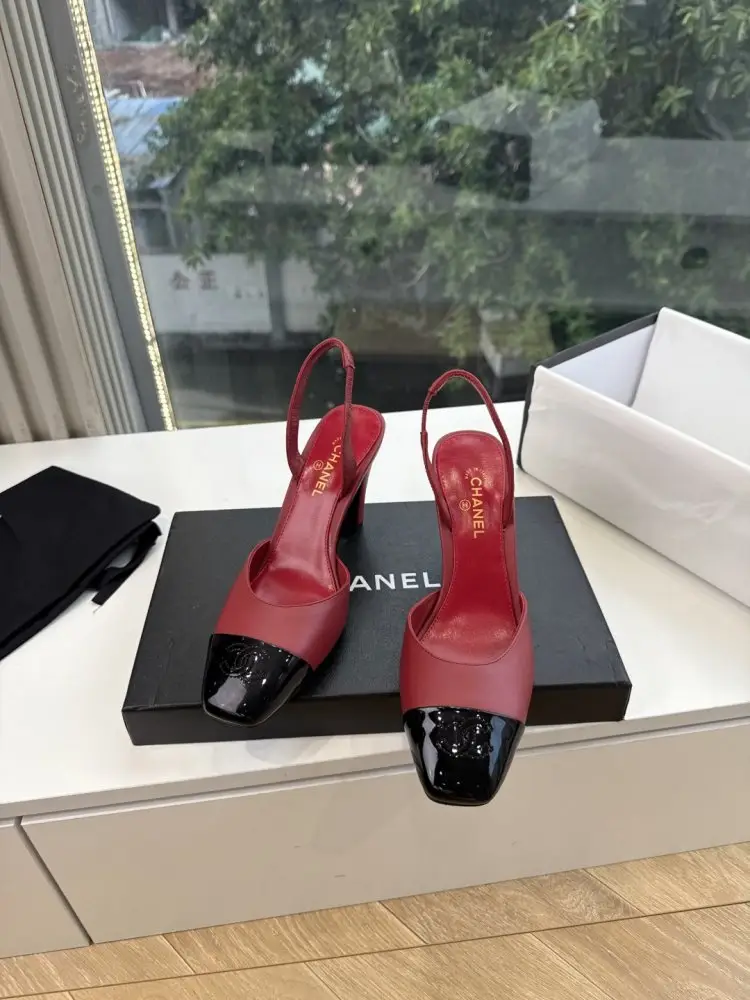 Chanel Shoes women's — Photo 1