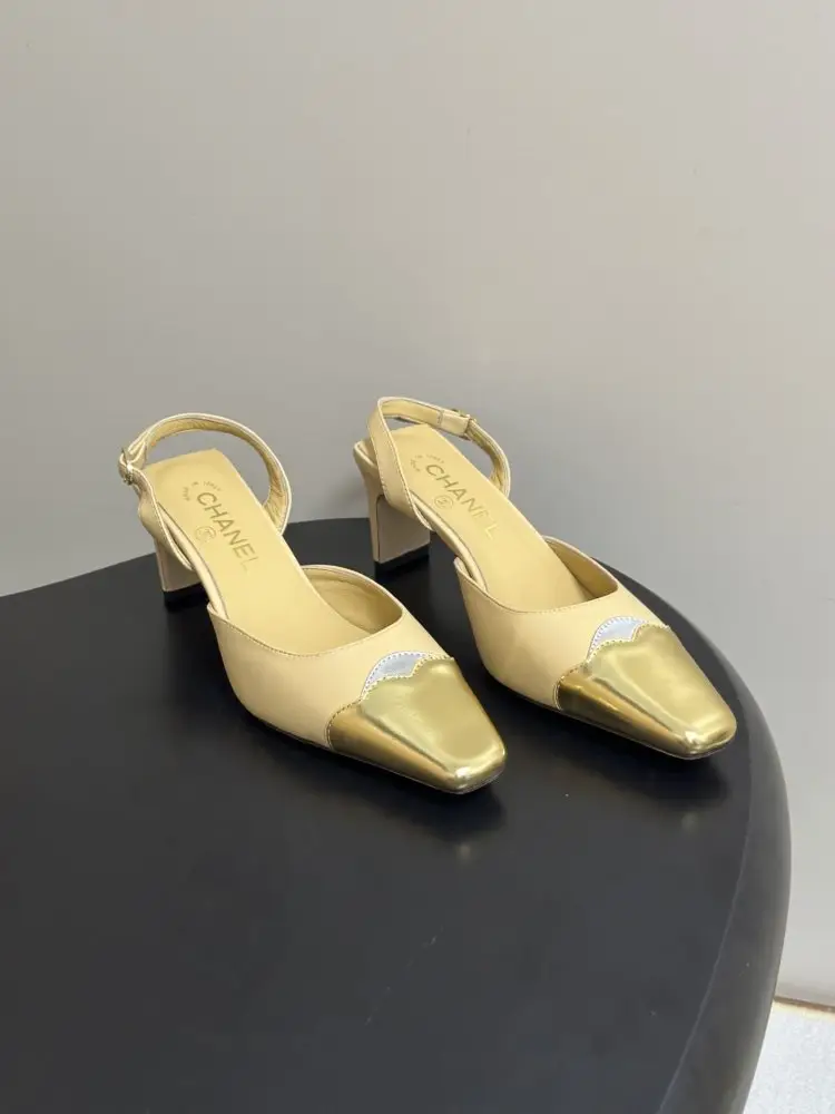 Chanel Shoes women's — Photo 1