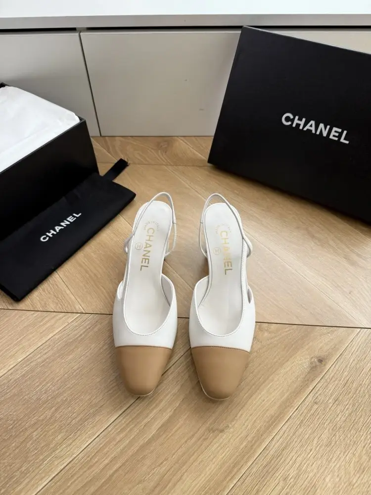 Chanel Shoes women's — Photo 1