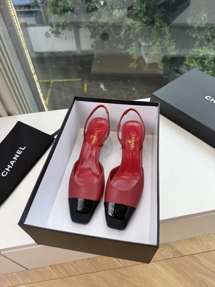 Chanel Shoes women's — Photo 1