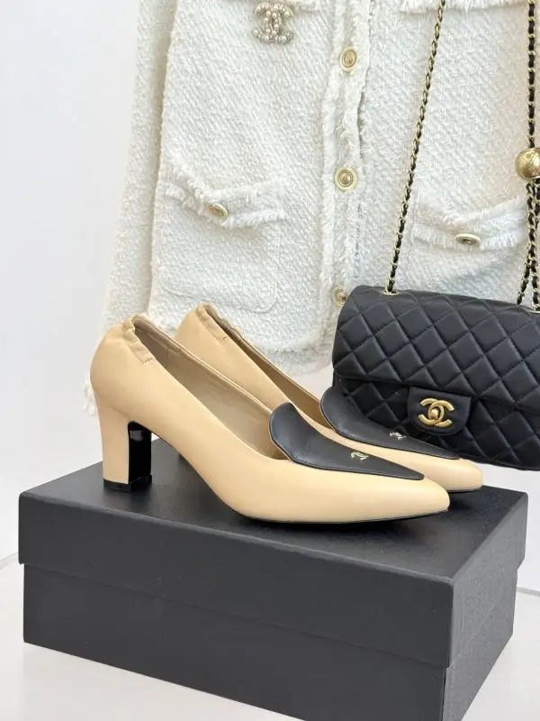 Chanel Shoes women's — Photo 1