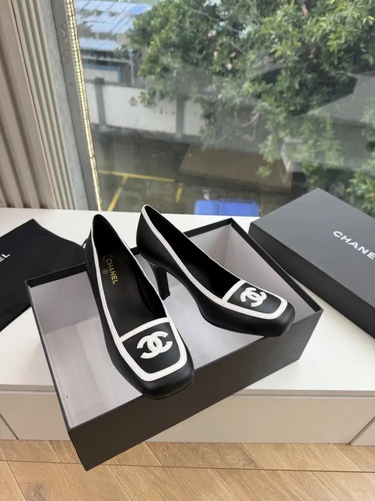 Chanel Shoes women's — Photo 2