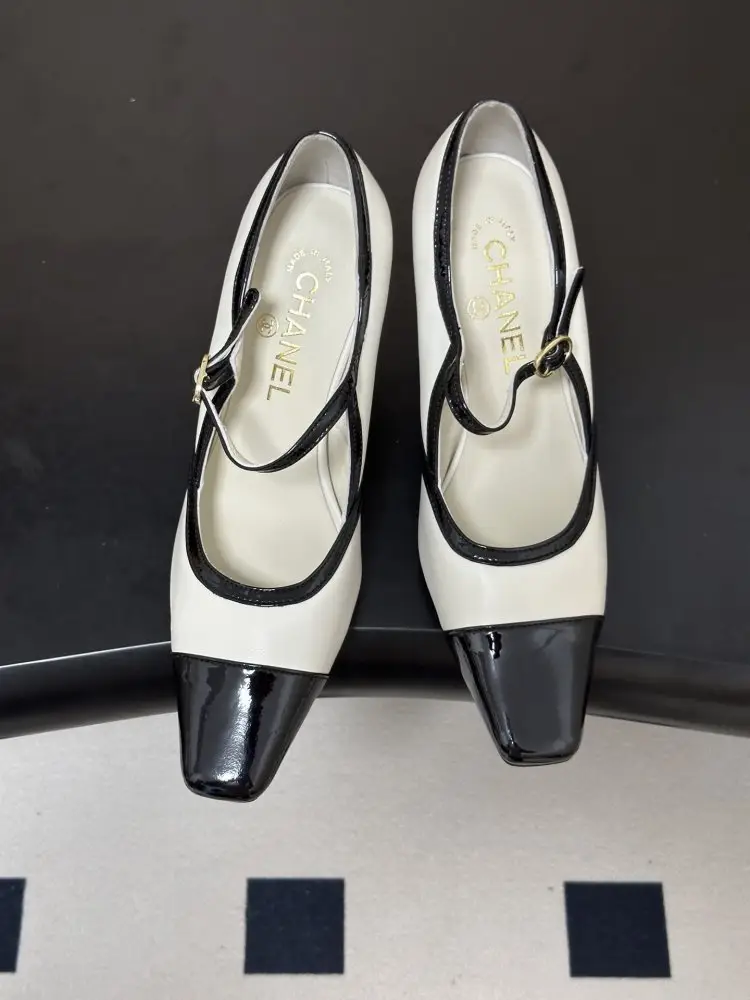 Chanel Shoes women's — Photo 2