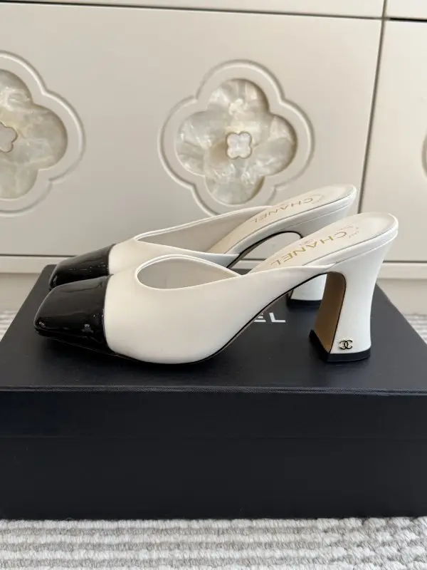 Chanel Туфлі жіночі — Фото 2
