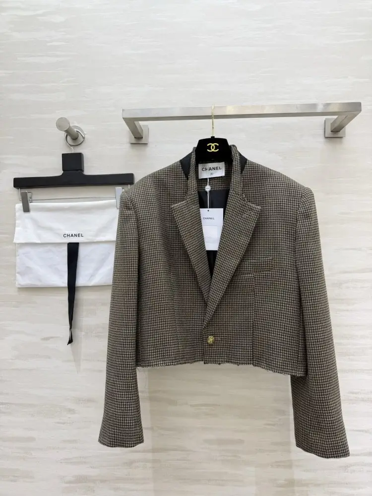 Chanel — Short blazer female