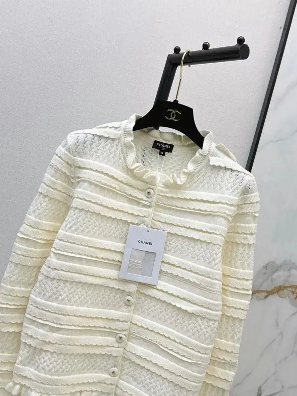Chanel Короткий в'язаний кардиган з оборками і мереживний обробкою — Фото 3