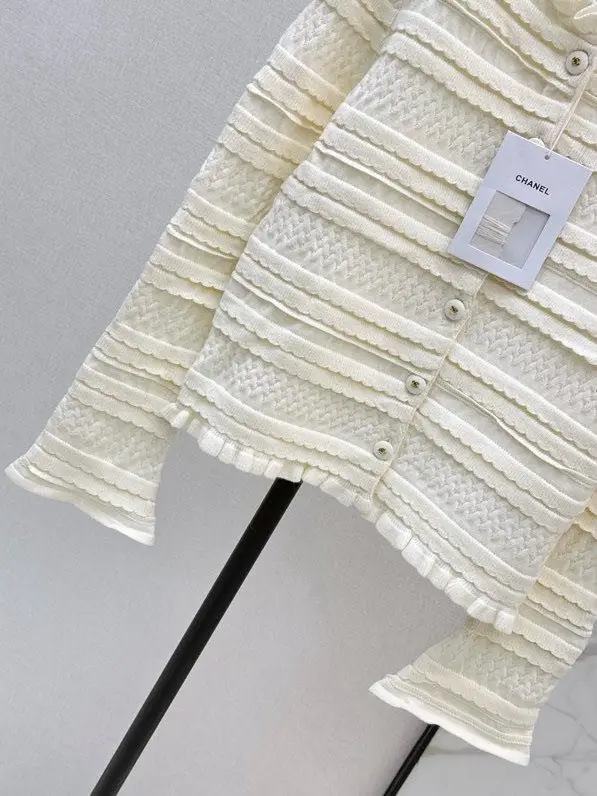 Chanel Короткий в'язаний кардиган з оборками і мереживний обробкою — Фото 4