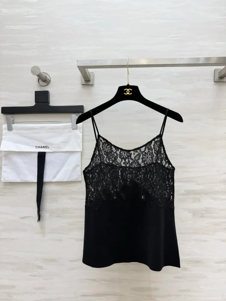 Chanel — Шовкова майка