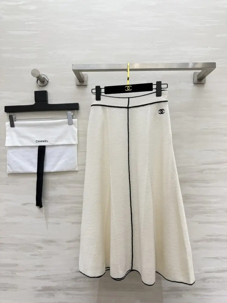 Chanel — Skirt