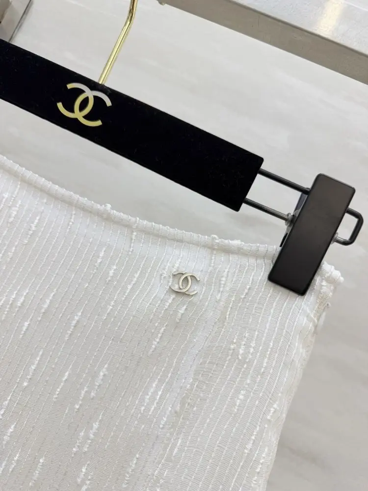 Chanel Skirt — Photo 4