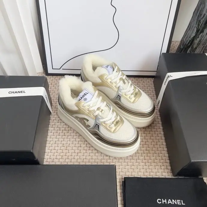 Chanel Кросівки Chanel Panda на хутрі жіночі — Фото 2