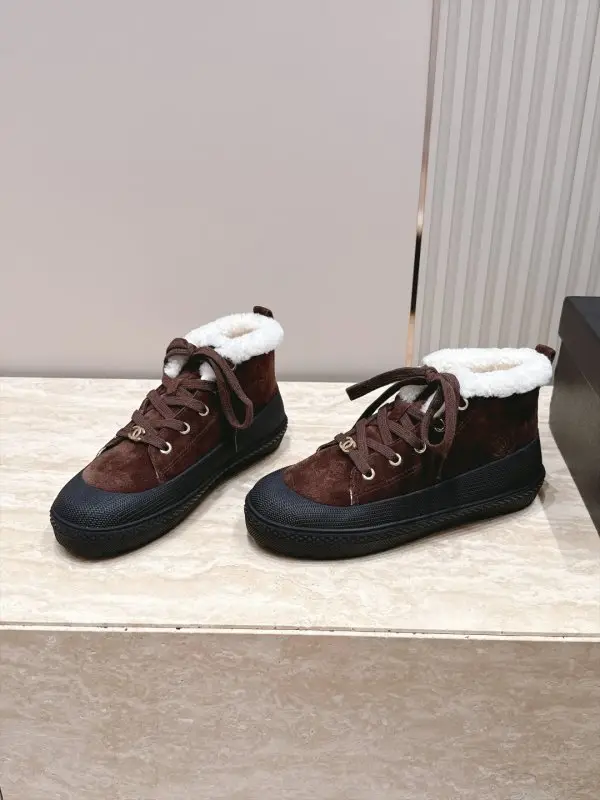 Chanel — Кросівки на хутрі жіночі