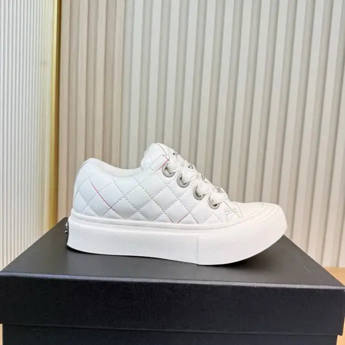 Chanel — Sneakers on platform