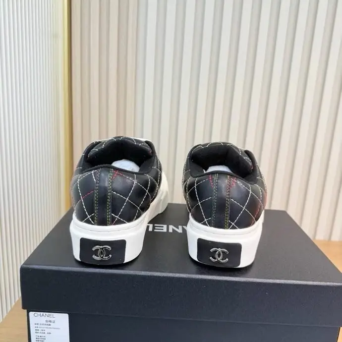 Chanel Sneakers on platform — Photo 2