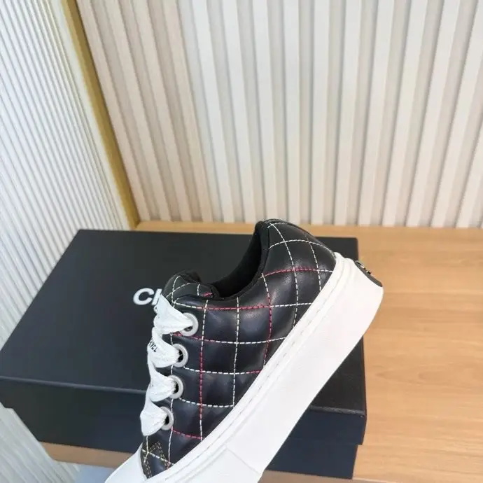 Chanel Sneakers on platform — Photo 4