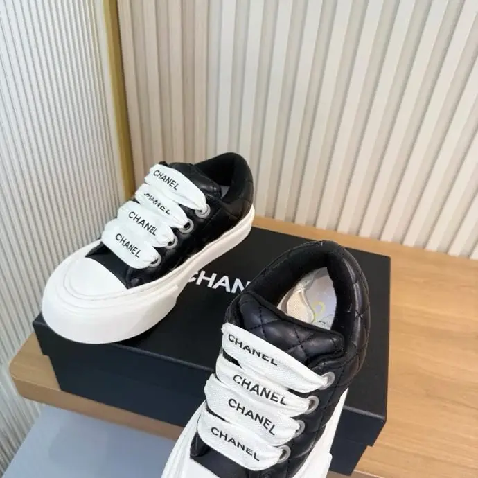 Chanel Sneakers on platform — Photo 5