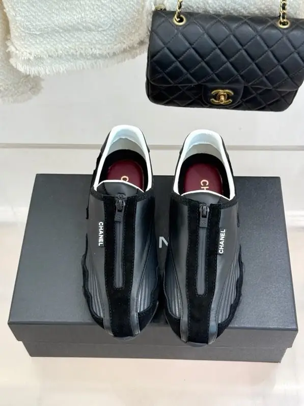 Chanel Sneakers women's Chanel 26K Double C — Photo 2